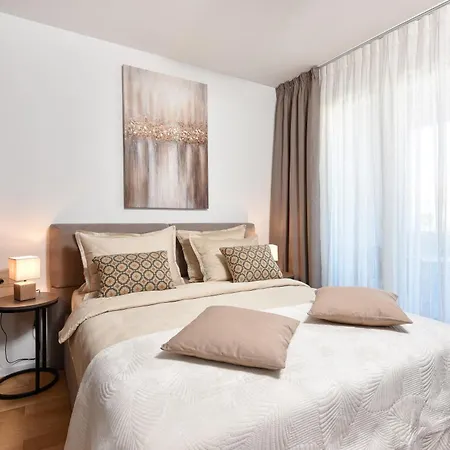 Alta Oliva With Private Parking 扎达尔